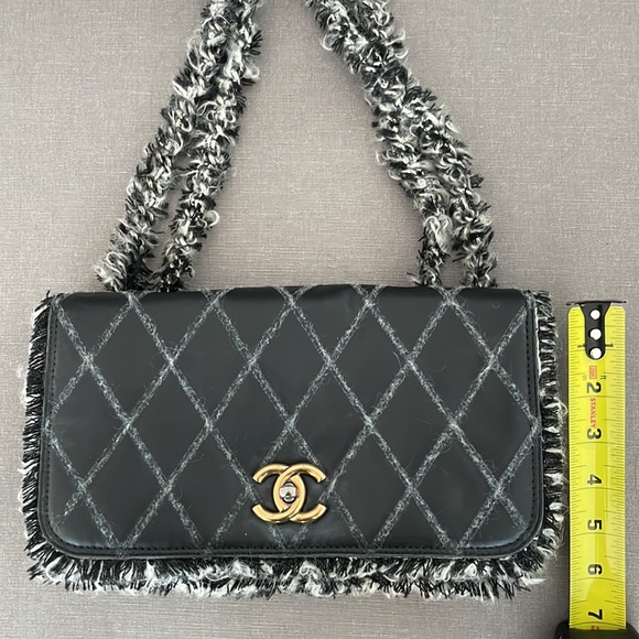 CHANEL BRAND NEW PURSE. - Picture 14 of 17